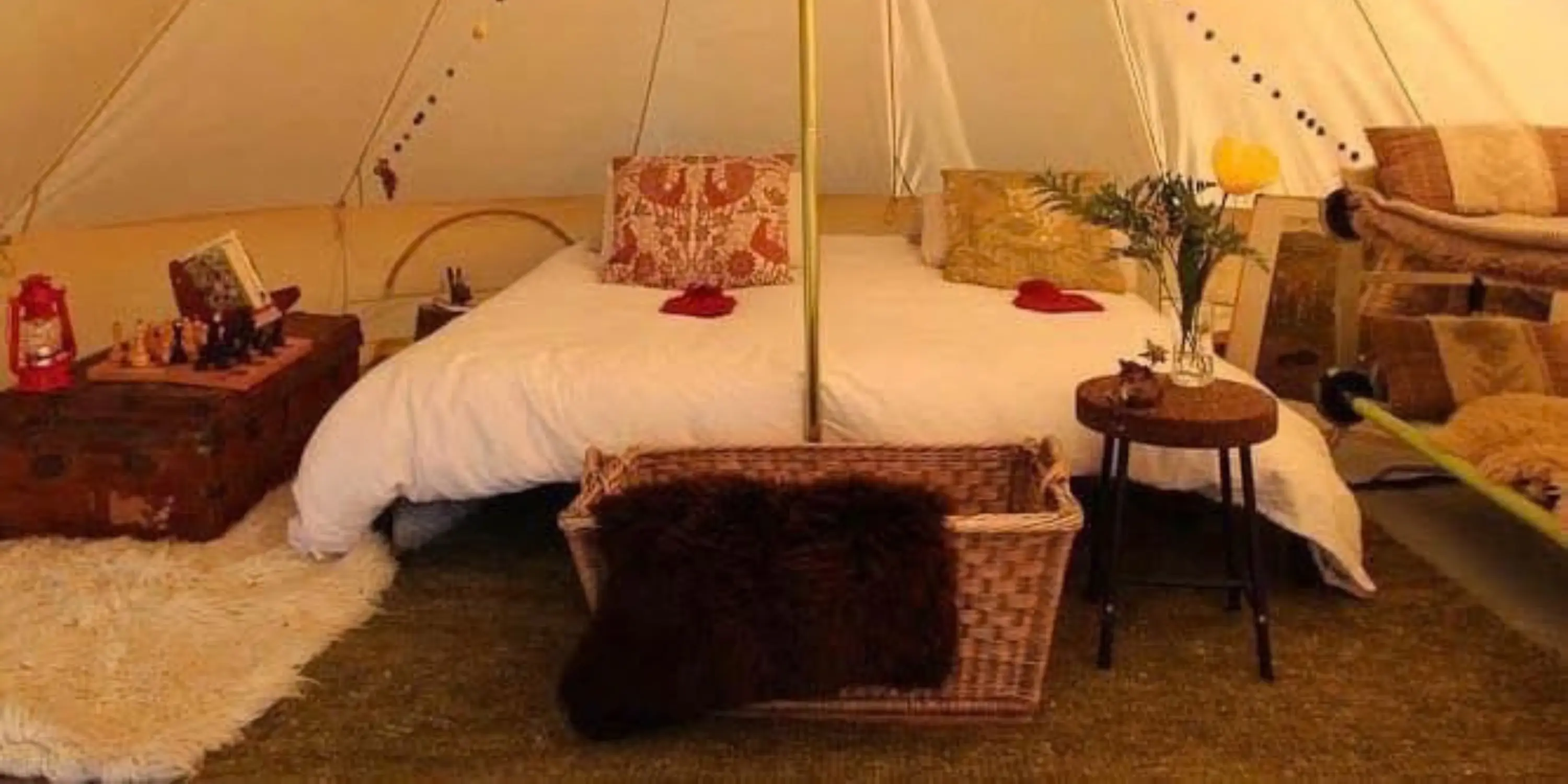 Anniversary Weekends in Kent: Romantic Bell Tent Escapes